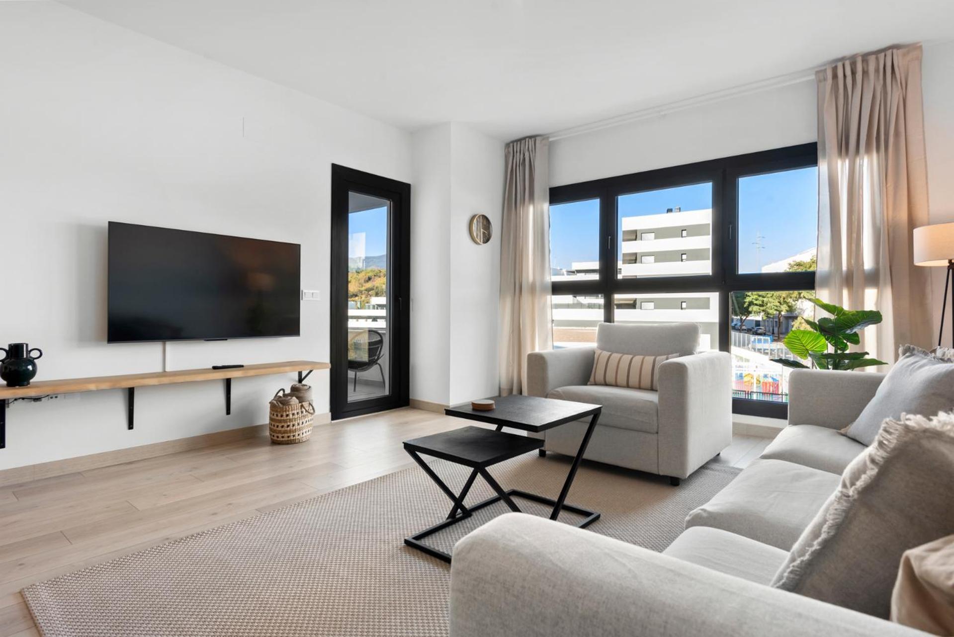 Beautiful 2-Bedroom Apartment Near Center And Beach Estepona Exterior photo